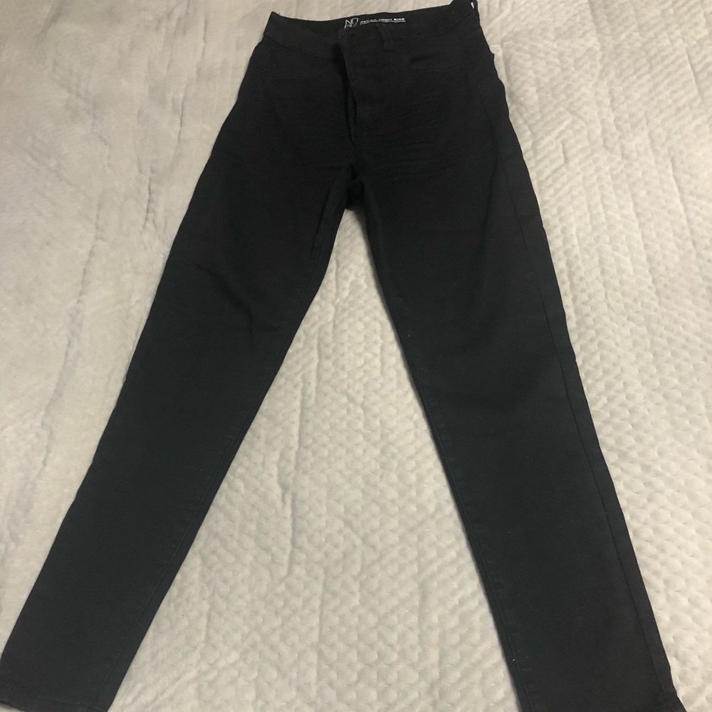 NWOT Super high rise black straight jeans with stretch material